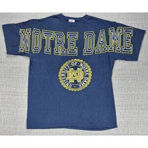 Vintage Notre Dame Fighting Irish Shirt Sz XL Chest Spell Out Puffer Print Crest